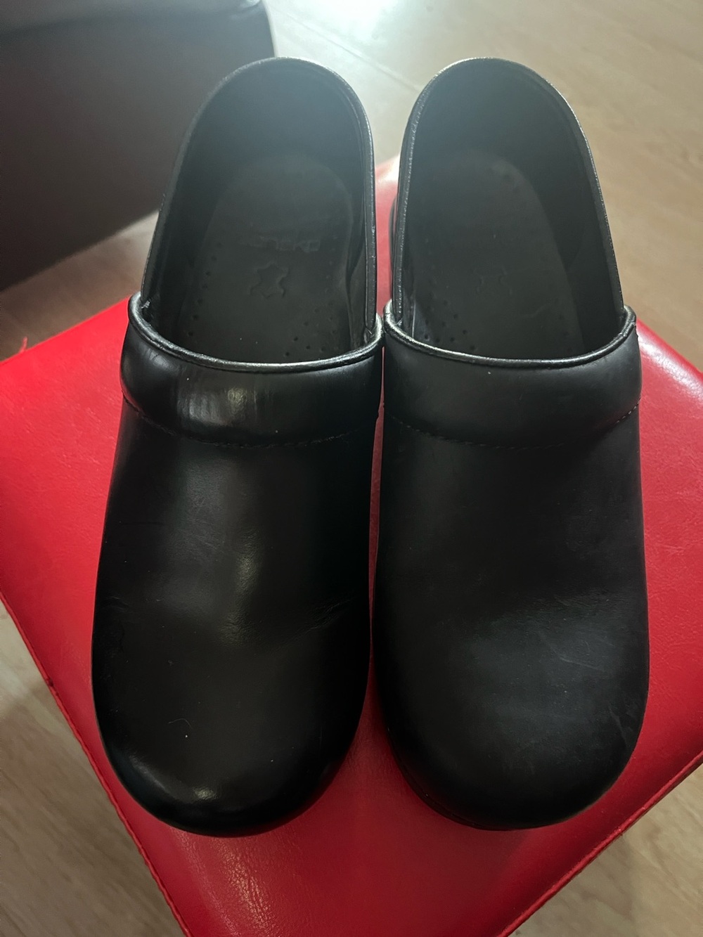 Ladies Dansko black leather clog